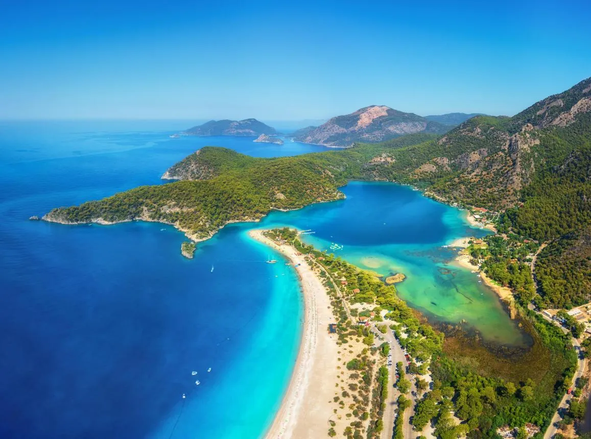 Aerial view of the Ölüdeniz lagoon, the sand spit and the open sea