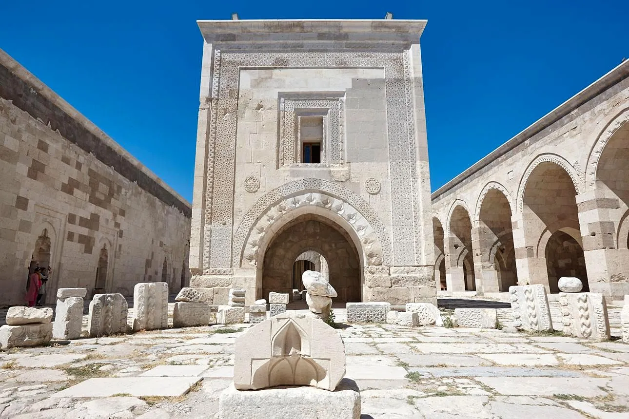 The courtyard and prayer pavilion of Sultanhanı Caravanserai